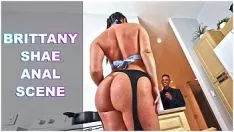 Abspielen Erotische Videomassage mit Brünette fickt auf dem Boden