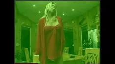 Reproducir Laura una rumana que se mete los dedos en el coño