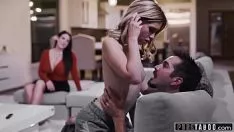 Abspielen Pornofilme mit Romantik, die auf dem Damm produziert werden