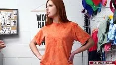 Oynat Muhteşem bir pazarlamacı yetenekli bir müşteri ile onu kedi iyi sikikleri
