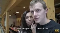 Reproducir Virgin Girls xxx mujer joven vendiendo su virginidad en la red 2019