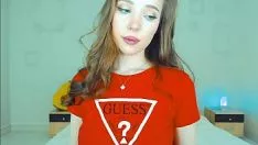 Redare Blonda sexy si pornista se distreaza la web cam