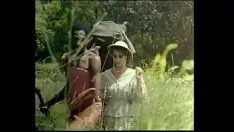 Reproducir Tarzán se folla a Jaine en el bosque