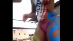 Reproducir Lesbianas de pechos pequeños y coños muy mojados se masturban