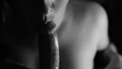 Jouer Piccola bruna prende un sacco di sperma dopo una scopata intensa