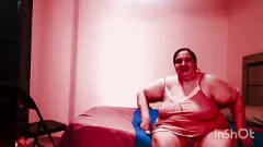 Afspelen BBW Marina keert terug met haar gouden douches