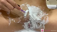 Oynat Tıraşlı Kedi Yakın Çekim! Doğal Göğüslü Sarışın Hatun Samimi Olur - POV!