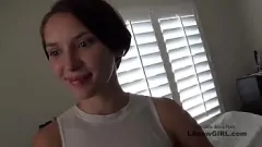 Jouer Une adolescente inexpérimentée Natalie Porkman éprouve sa première bite de casting