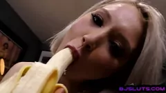Oynat Dövmeli yemek fetiş pov: Babe Craves and Rides Boyfriend's Cock
