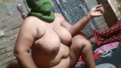 Oynat Üvey -mom'un büyük göğüsleri karşı konulmaz - bilinmeyenantor321