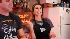 Oynat Christiana Cinn Kişisel Alır: Bir Bikini Bar Röportajı