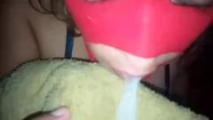 تشغيل MILF لاتينا الساخنة تمتص وتبتلع نائب الرئيس