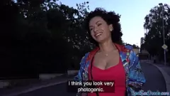 Oynat POV MILF Stacy Bloom Fucked ve Public Tren İstasyonunda Ödeme